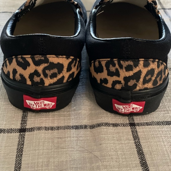 Custom Vans - Picture 5 of 6